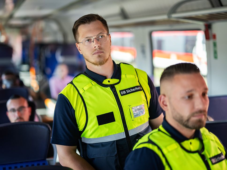 Sicherheits- und Ordnungsdienst im Zug Variante_Regio_Max Lautenschläger_3000x1999_bis 31.12.2099 (1)