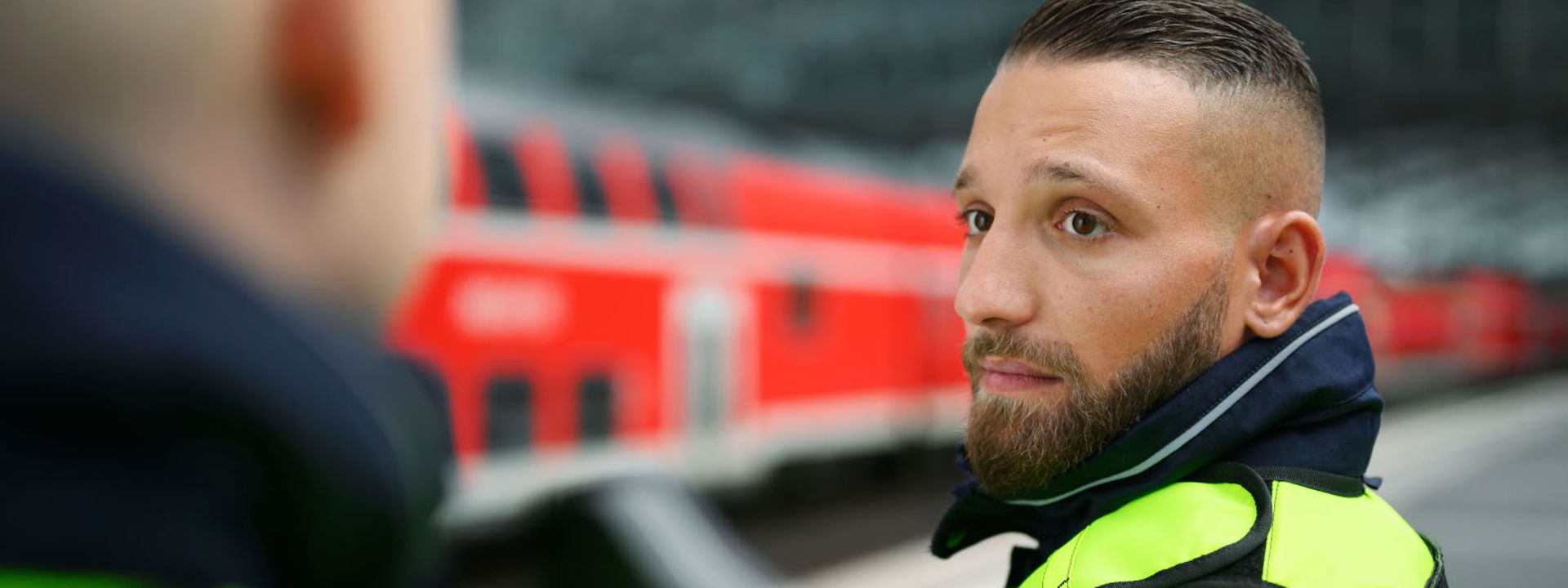 Sicherheits-und Ordnungsdienst an Verkehrsstationen Regio - Max Lautenschläger - 1500x1000px bis 2099